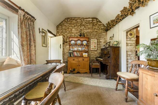 Toad Cottage fpz256495 (18).jpg