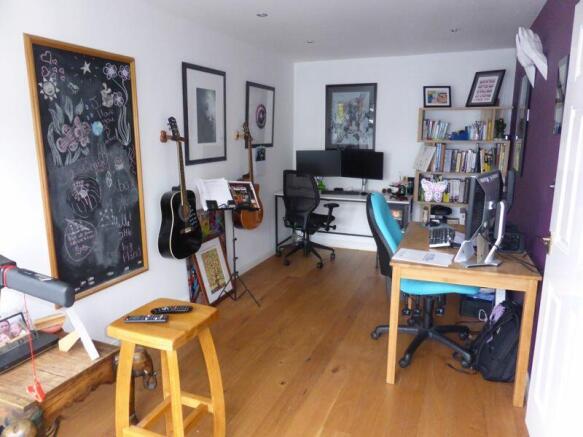 Photo 11