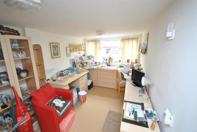 HOBBIES ROOM /BEDROOM THREE