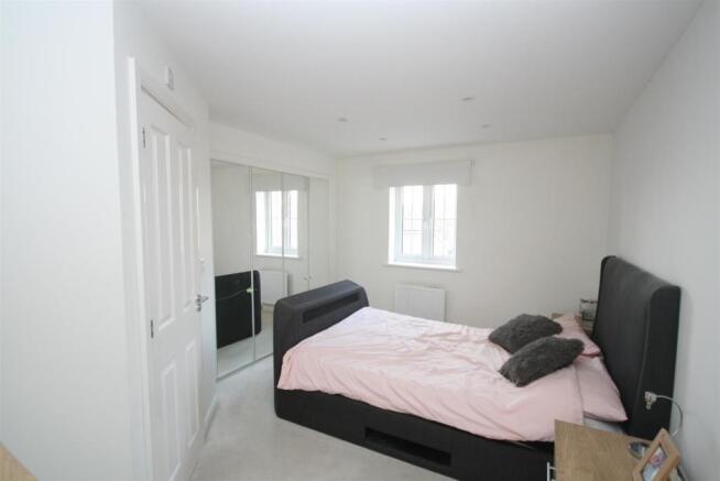 Master Bedroom..JPG