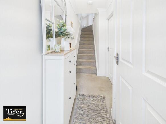 CAM01931G0-PR0425...