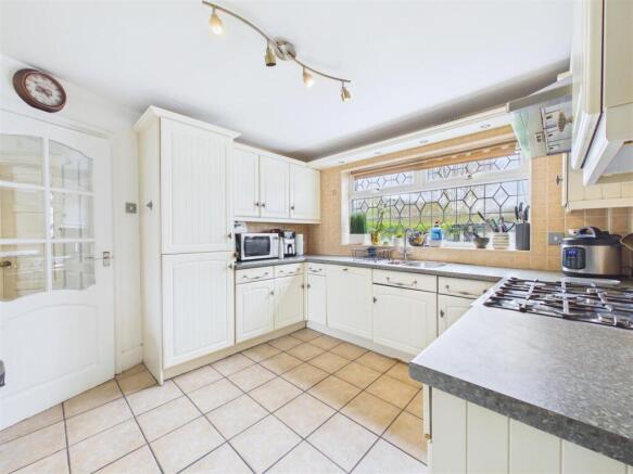 3 bed Detached Bungalow for sale Image 6
