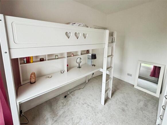 3 bed Terraced for sale Image 8