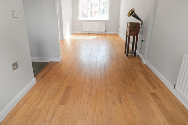 3 bed Detached to rent Image 5