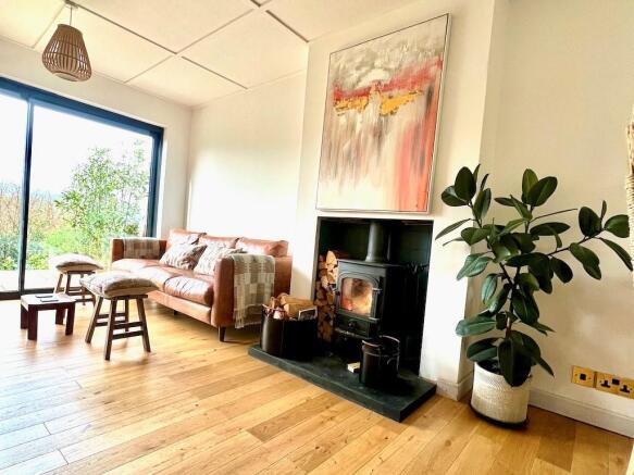 5 bed Semi-Detached for sale Image 7