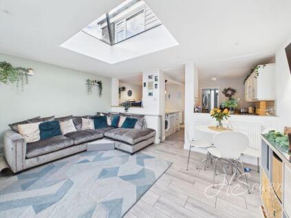 Truro Avenue, Torquay, TQ2