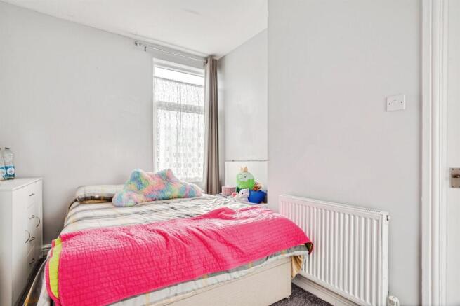 2 bed Terraced for sale Image 8