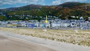 15 Windsor House, Marine Parade, Barmouth LL42 1NA