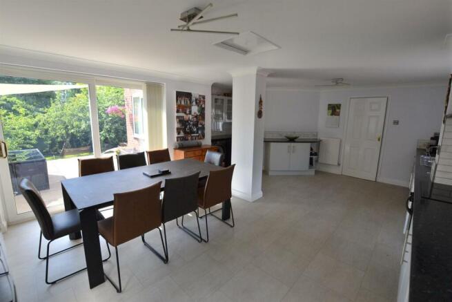 Open Plan Family Living Kitchen/Utility