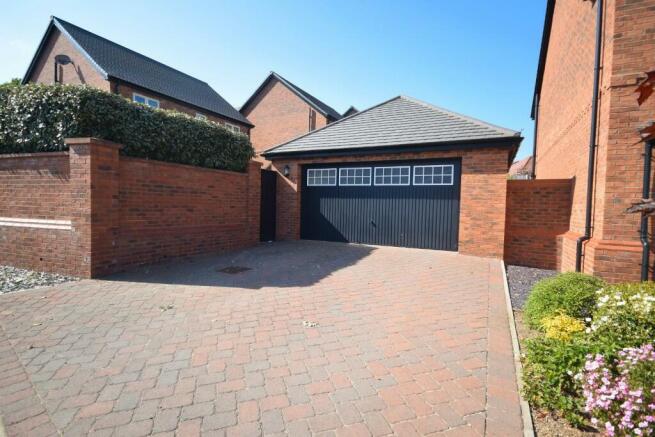 DOUBLE GARAGE