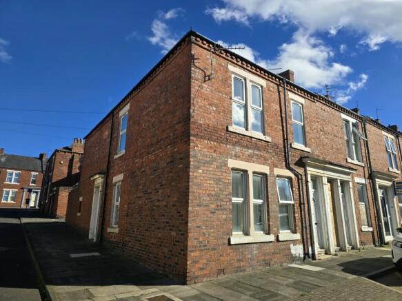 2 bed flat to rent Marshall Wallis Road, South Sh