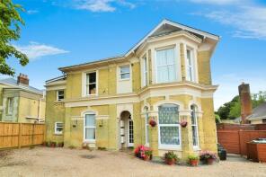 Flat 1, 21, Partlands Avenue, Ryde PO33 3DS
