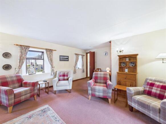 Sitting Room & Dining Area