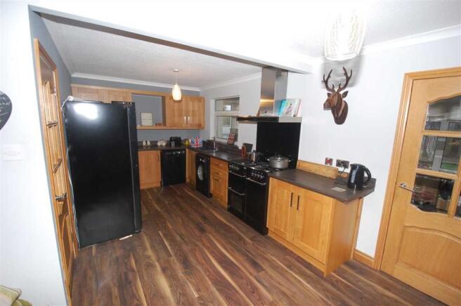 KITCHEN/
