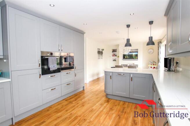OPEN PLAN FITTED KITCHEN / DINER / FAMILY ROOM