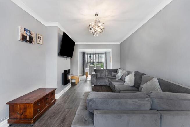 Lyndhurst Avenue, Irlam, M44 photo 4