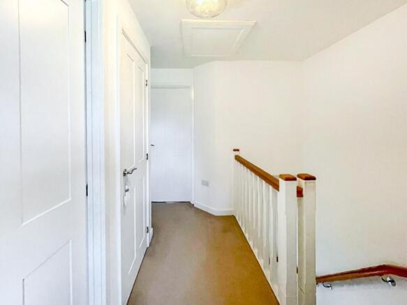 3 bed Semi-Detached for sale Image 8