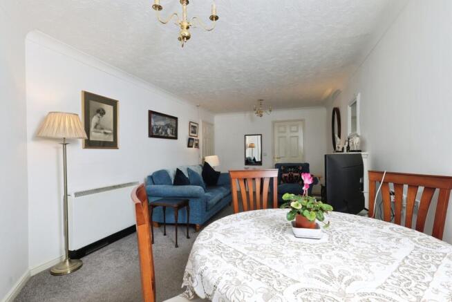 2 bed Apartment for sale Image 9