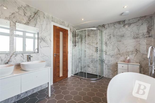 Master En-Suite