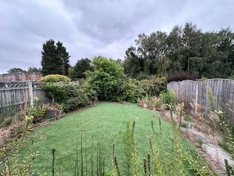 2 bed Semi-Detached Bungalow for sale Image 11