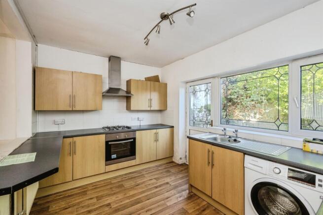 Britannia Road, Plasmarl, Swansea photo 4