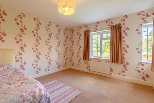 8439245-interior19.jpg