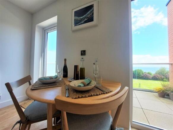 2 bed Apartment for sale Image 6
