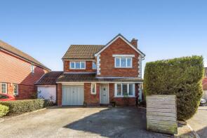 2, Woodlark Gardens, Petersfield GU31 4RQ