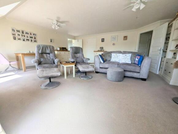Lounge.jpg