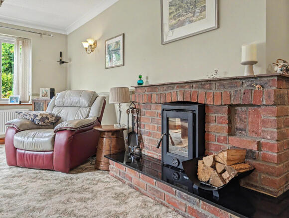 Belcaire Close, Lympne, Kent photo 4