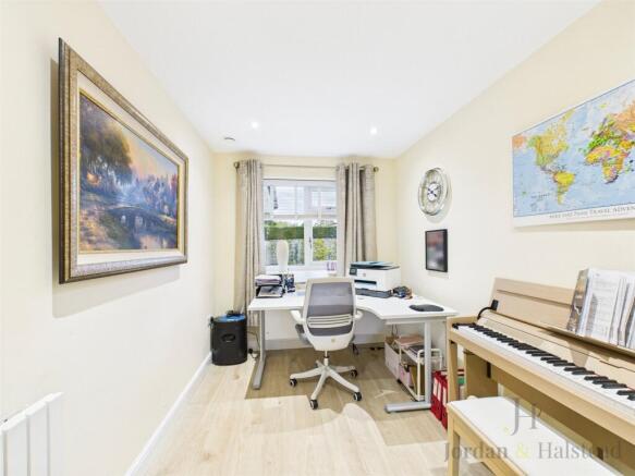 Bedroom 3/Office
