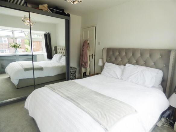 BED ONE- 25 NURSERY AVE copy.jpg