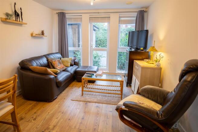 84 Glaisdale Court-7.jpg