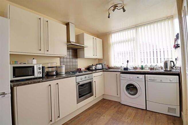 FITTED KITCHEN / DINER measuring