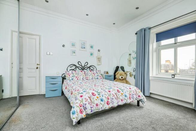 4 bed Detached for sale Image 10