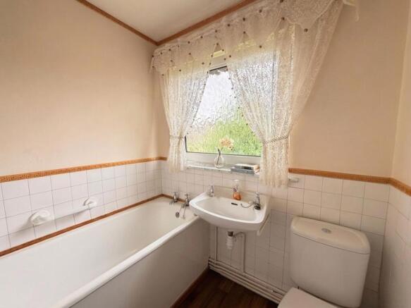 2 bed Apartment for sale Image 12