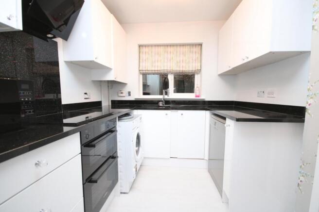 Kitchen (alt)