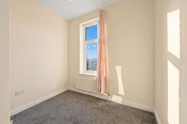 2 bed Terraced to rent Image 7