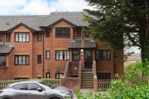 Flat 17, Stirling House, Garlands Road, Redhill RH1 6PR