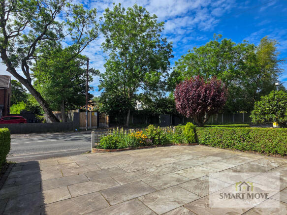 Driveway & Front Outlook