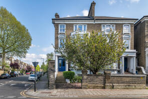 25, Larkhall Rise, London SW4 6HU