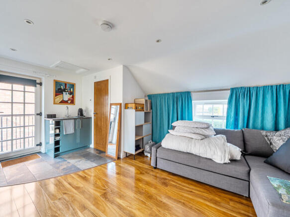 4 bed Detached for sale Image 10
