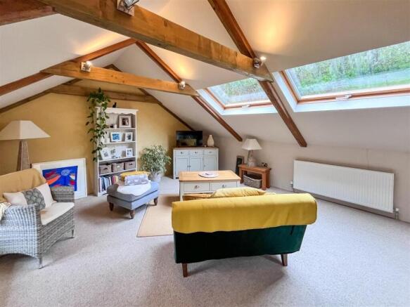 Sithney Green, Two bed  barn conversion in peaceful location photo 2