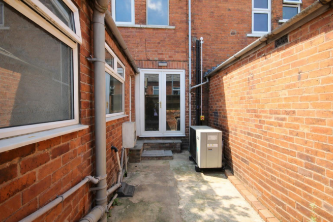 3 bed Terraced for sale Image 4