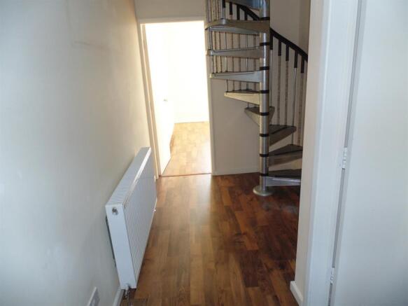 2 bed Flat to rent Image 7
