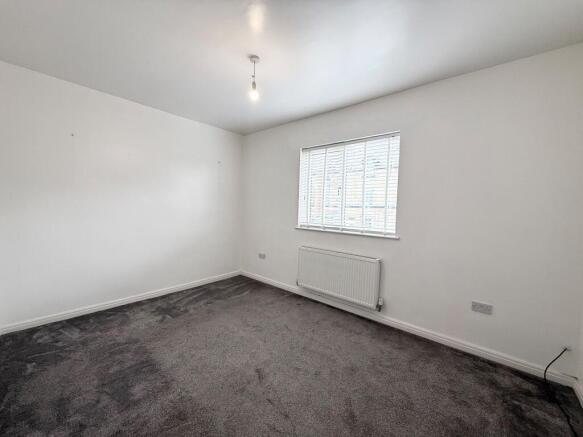 2 bed Flat to rent Image 8