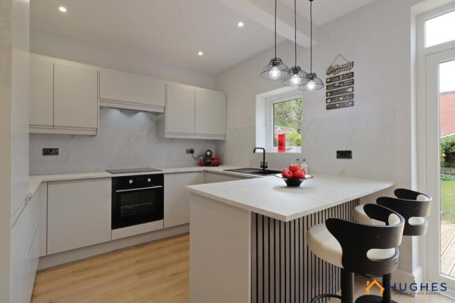 3 bed Semi-Detached for sale Image 6