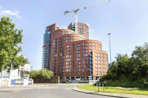 Flat 201, 1 Avalon Point, Silvocea Way, London E14 0TY