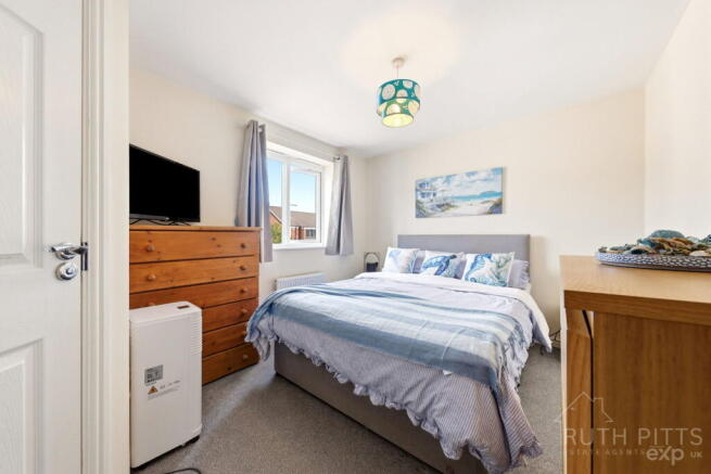 3 bed Semi-Detached for sale Image 9