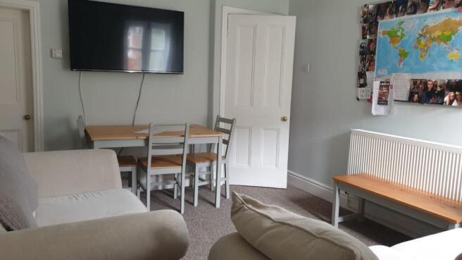 55 Cranwell Street - Luving Area.jpeg